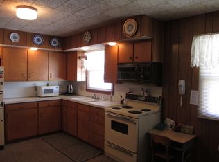 824 N 1st St, Monmouth, IL 61462