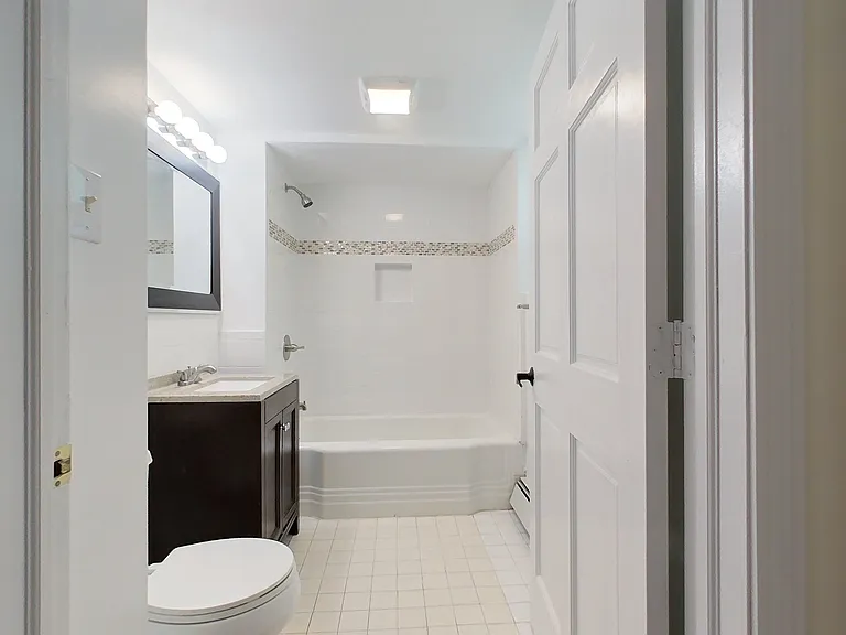 2355 Shepard Ave — Photo 32