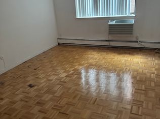 (Undisclosed Address), Great Neck, NY 11021