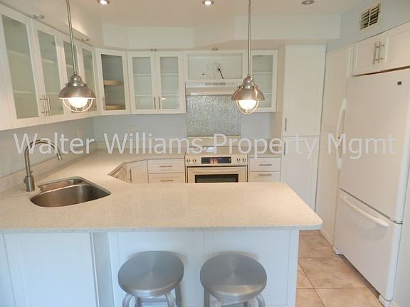 2nd image of 4404 Seagate Ln N