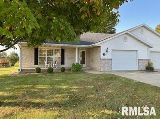 7A Southland Park Dr, Jacksonville, IL 62650