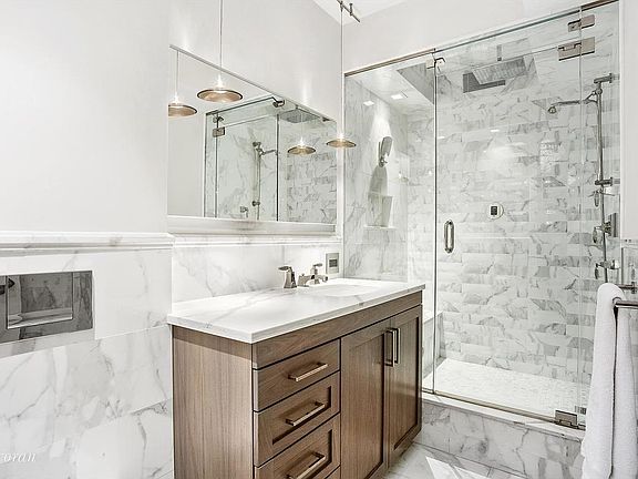 5th image of 116 Central Park S APT 12A