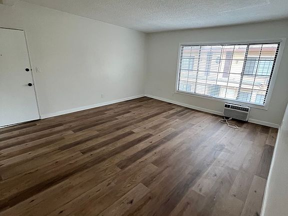4th image of 425-431 N Holliston Ave #14