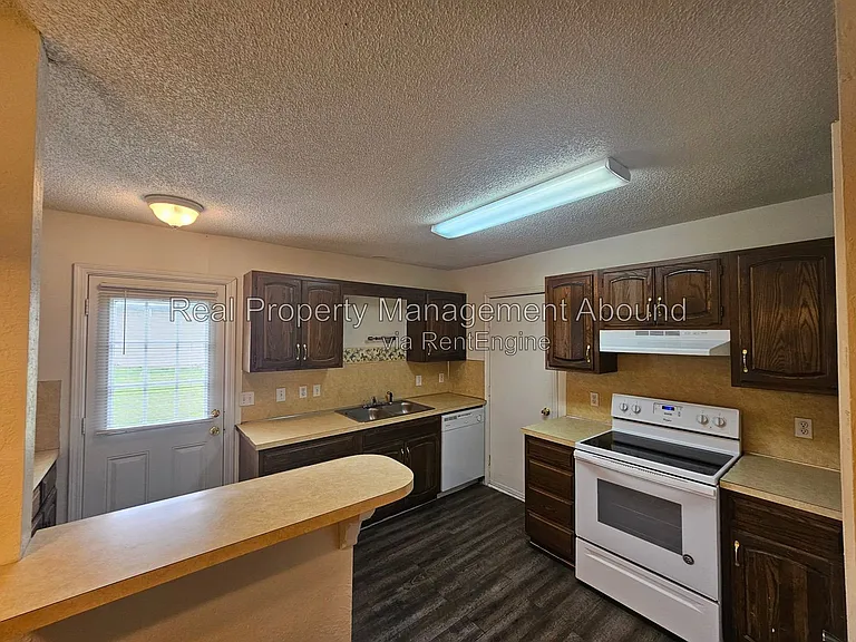 8009 N 117th East Ave — Photo 4
