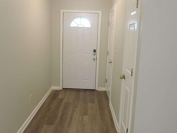 3rd image of 1504 Melody Ridge Ct NE