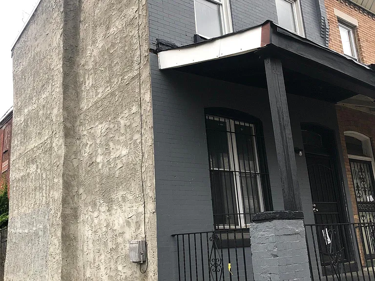 2504 N 30th St — Photo 1
