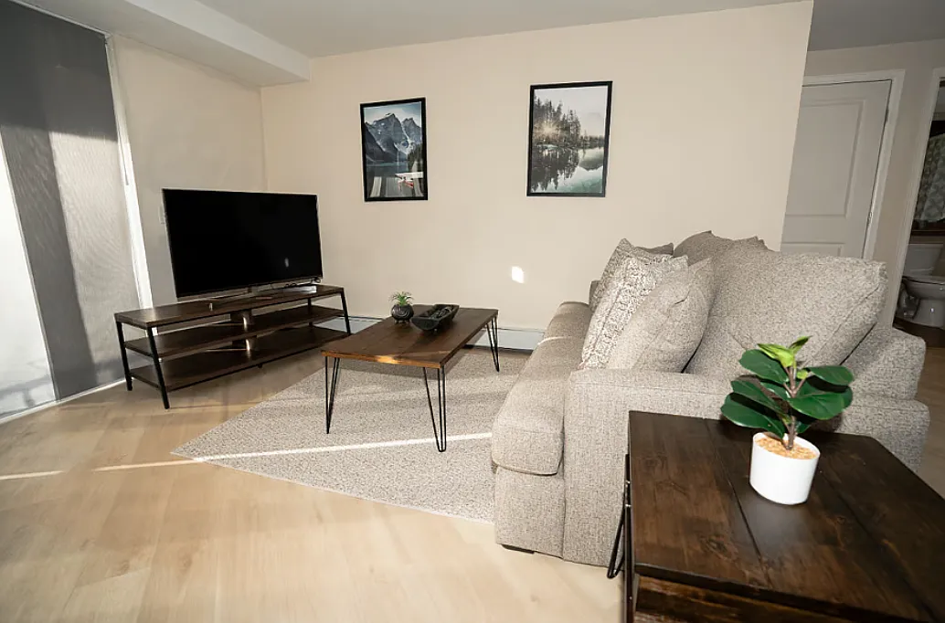 1 bed, 1.0 bath, 634 sqft, $1,675 — Photo 2