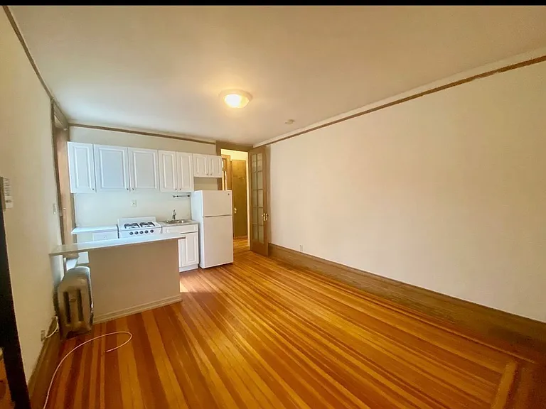 235 E 50th St #61 — Photo 1
