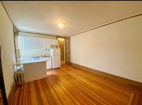 235 E 50th St, New York, NY