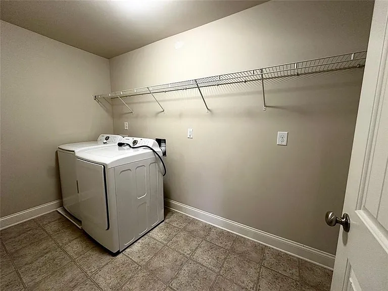 5605 Upper Creek Ct — Photo 24