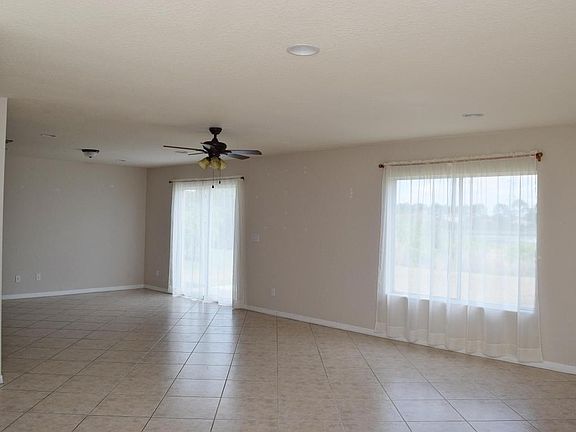 3rd image of 2049 SW Providence Pl
