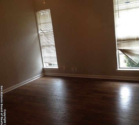 5th image of 6722 Oak Lake Dr