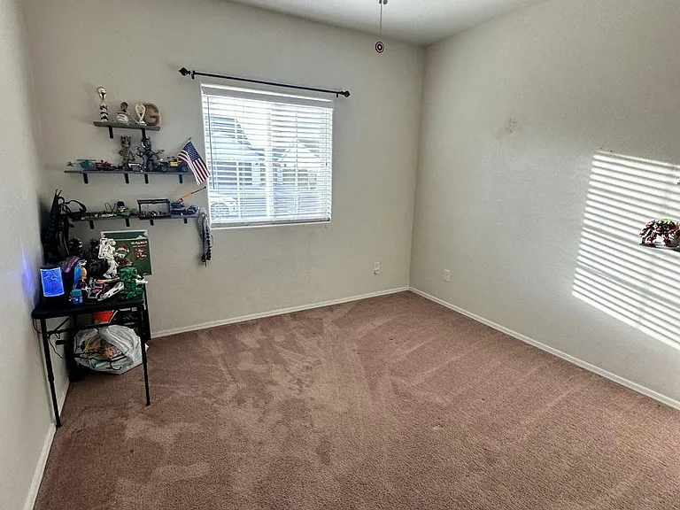 1721 N Eloisa Ln — Photo 7