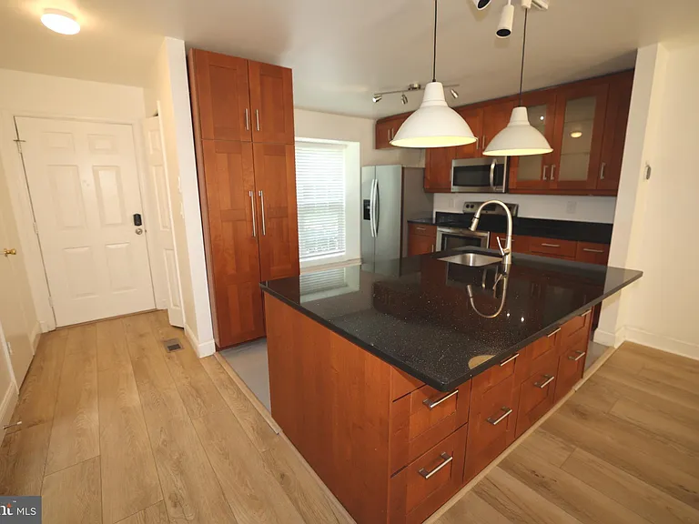 10237 Green Holly Ter — Photo 2