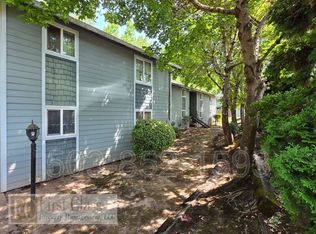 12145 SW Gingham Ln APT C, Beaverton, OR 97008