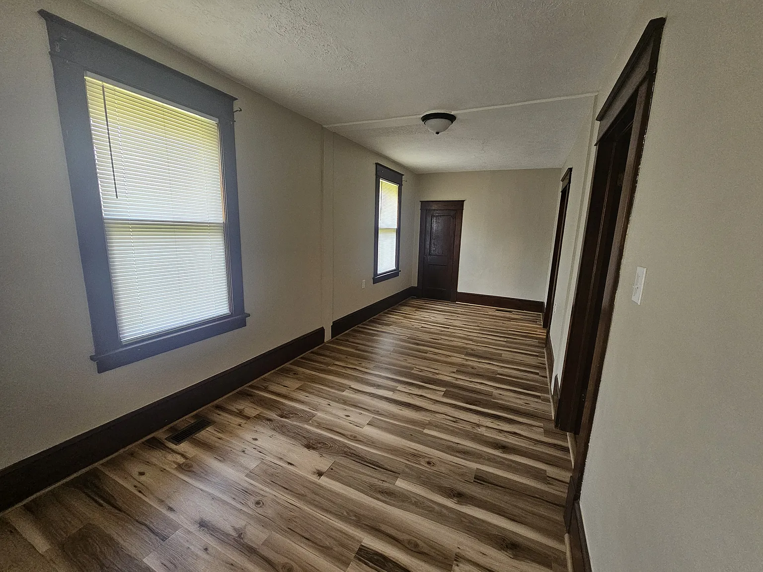 1 bed, 993 sqft, $1,250 — Photo 3