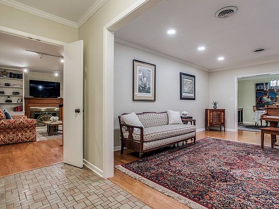 5th image of 2918 Trailend Dr