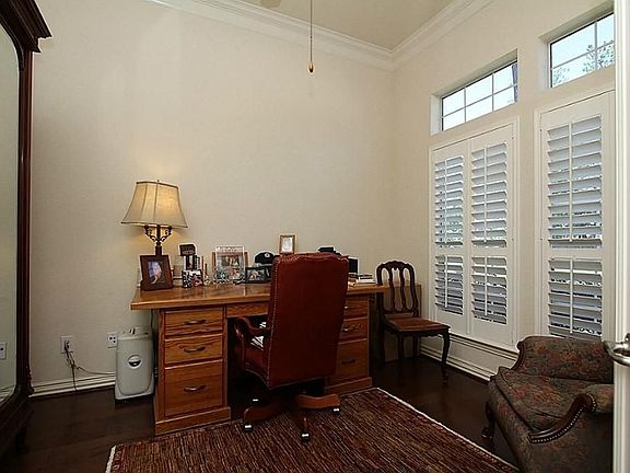 5th image of 94 S Wyckham Cir