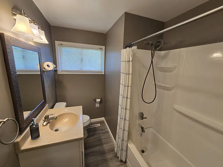 2952 Louise Ave — Photo 12