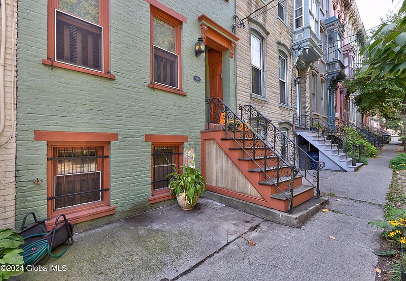 2nd image of 322 Hudson Avenue