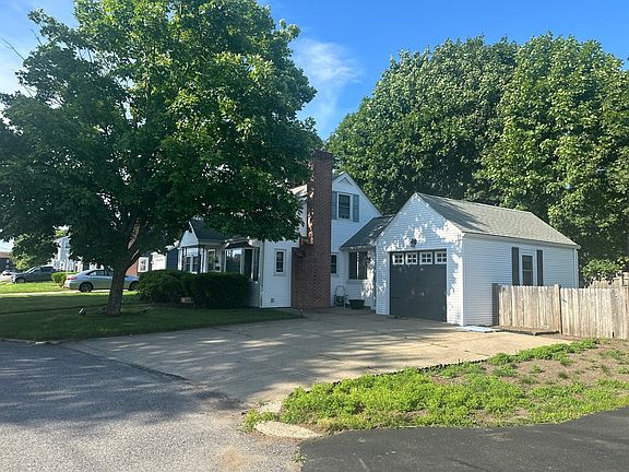 2nd image of 46 Windsor Ct