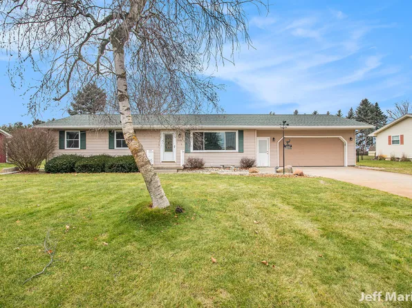 2237 Westover Dr, Ionia, MI 48846