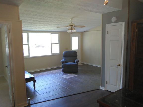 2nd image of 4943 Oakdale Dr