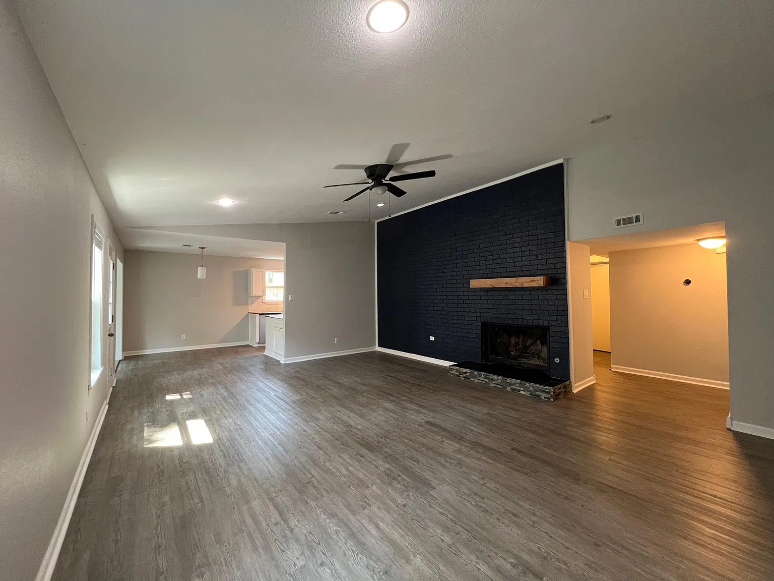 3 bed, 1614 sqft, $1,700 — Photo 3