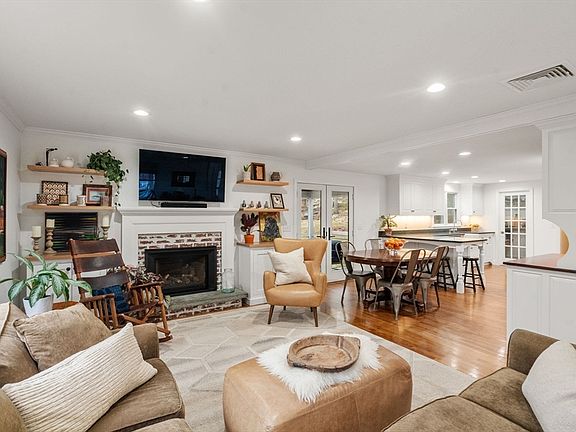 4th image of 84 Old Orchard Rd