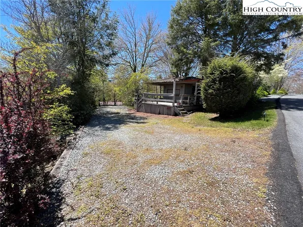 128 Summit Lane, Newland, NC 28657