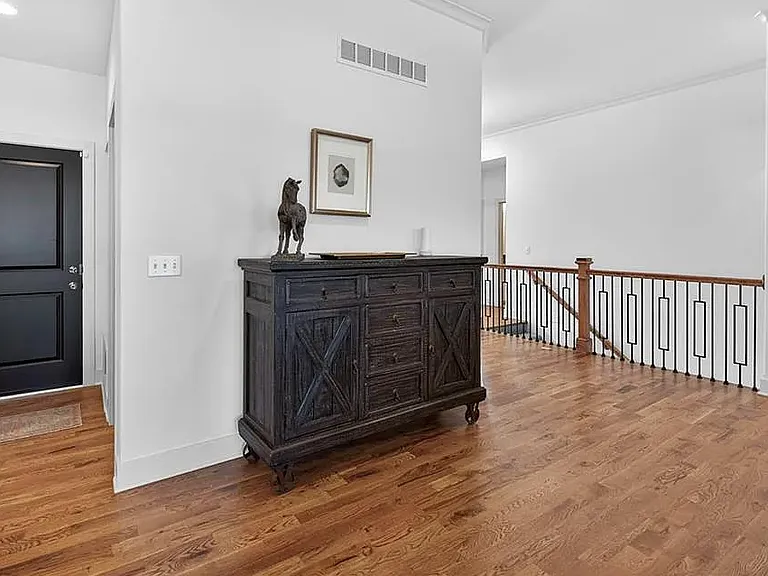 8808 N Clarion Ave — Photo 12
