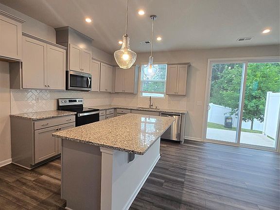 2nd image of 7223 Encino Pl