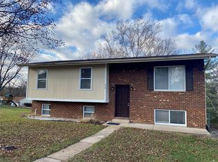 715 Vera Dr, Arnold, MO 63010