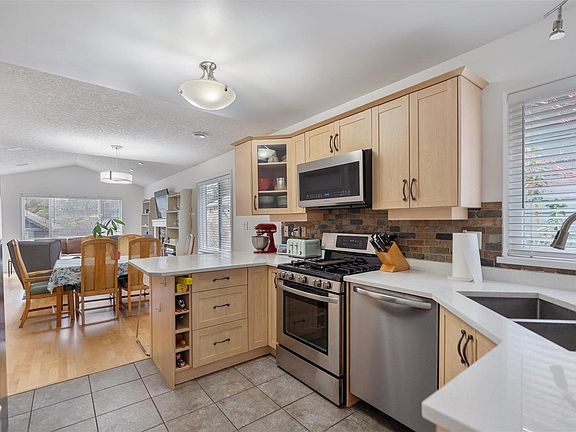 4th image of 609 Kingsview Rdg