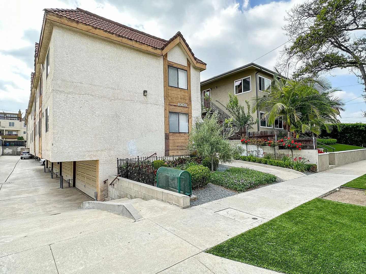1009 S. Benito Ave — Photo 2