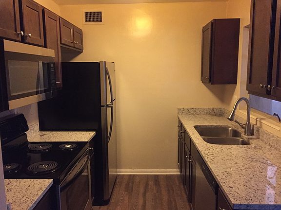 2nd image of 7021 Budapest Way