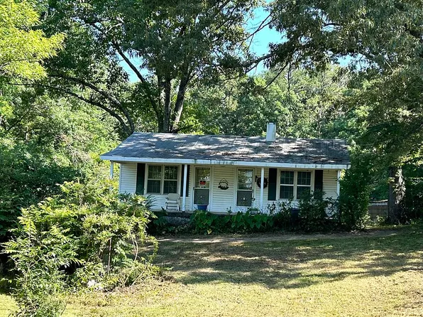 562 Barriertown Dr, Savannah, TN 38372