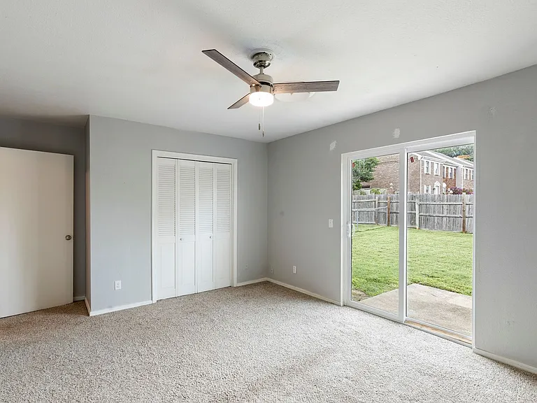 3220 E 47th St S — Photo 21