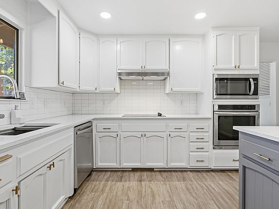 5th image of 11385 Easy St