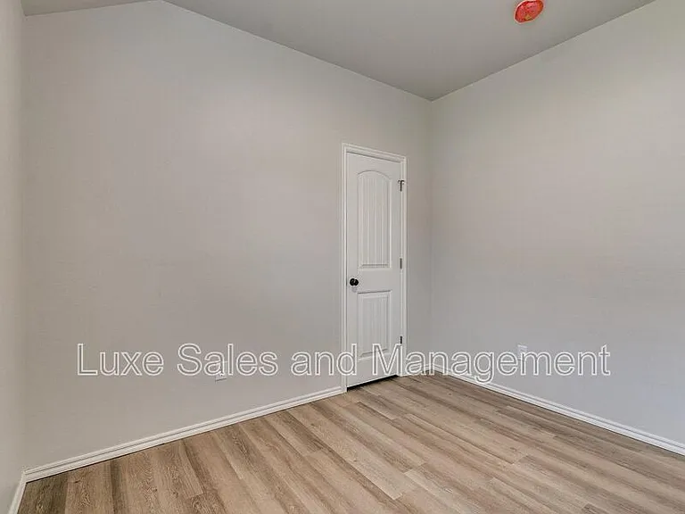 8004 NW 105th St — Photo 14