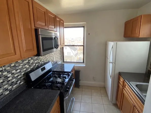 (undisclosed Address), Pt Chester, NY 10573