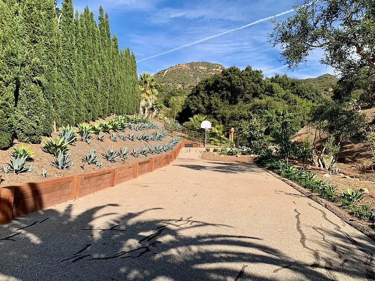 Coyote Rd — Photo 21