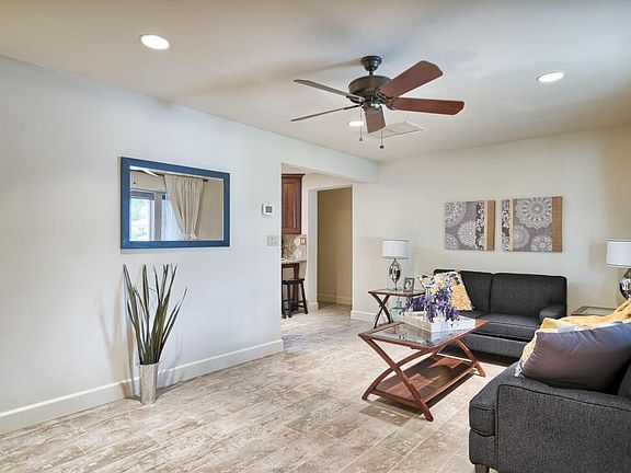 3rd image of 1002 E San Juan Ave