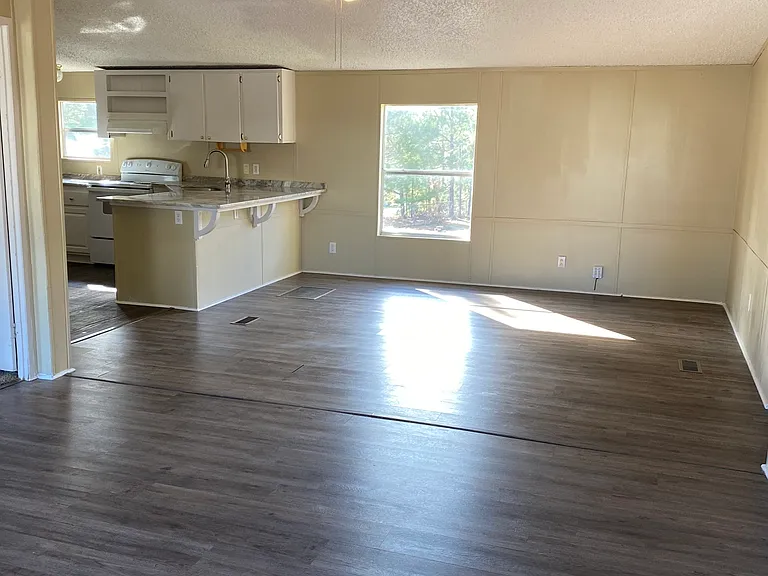 413 Sandy Ct — Photo 3