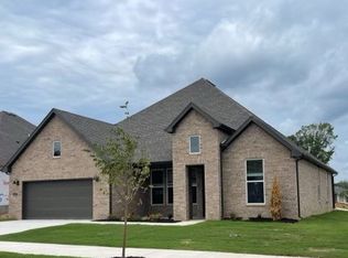 2833 S Zinc Ave, Fayetteville, AR 72701