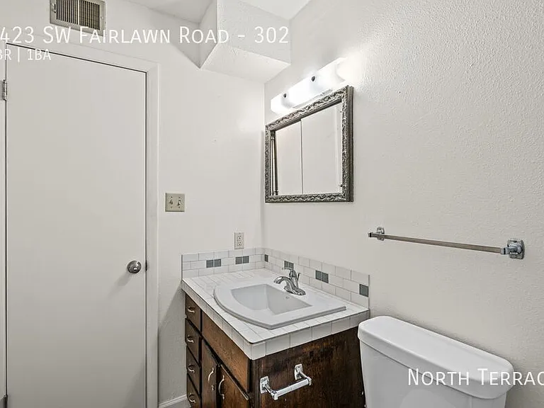 Fairlawn Flats — Photo 14