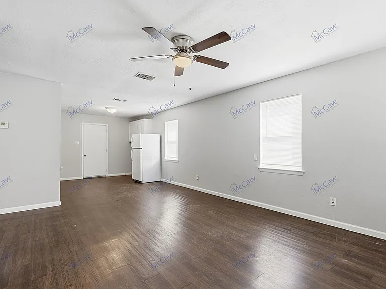 217 Joyce St #B — Photo 6