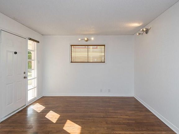 3rd image of 2109 Skylark Dr