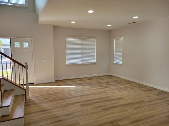 3rd image of 37770 Silver Breeze Ct