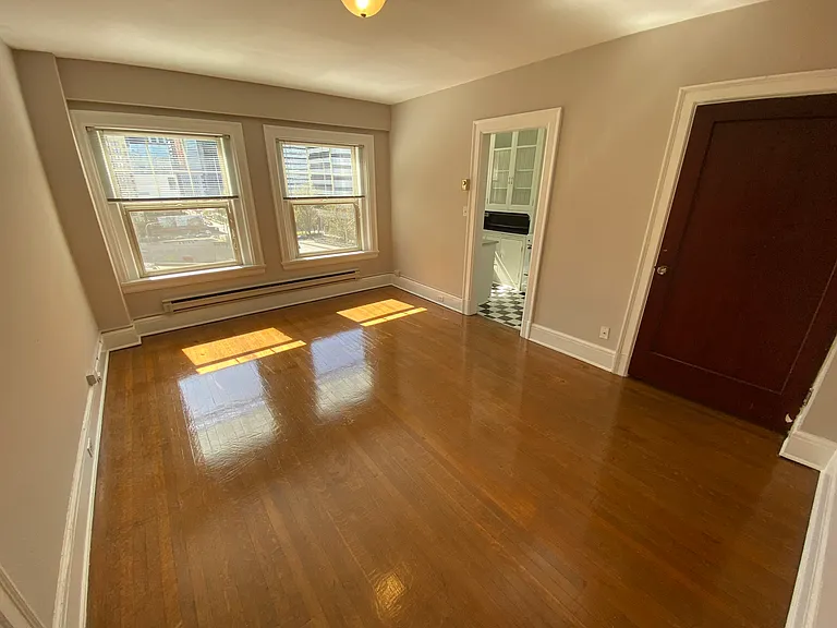Sherwood Apartments — Photo 31